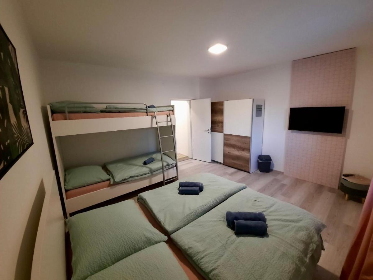 Rooms Optim Ptuj Exteriör bild