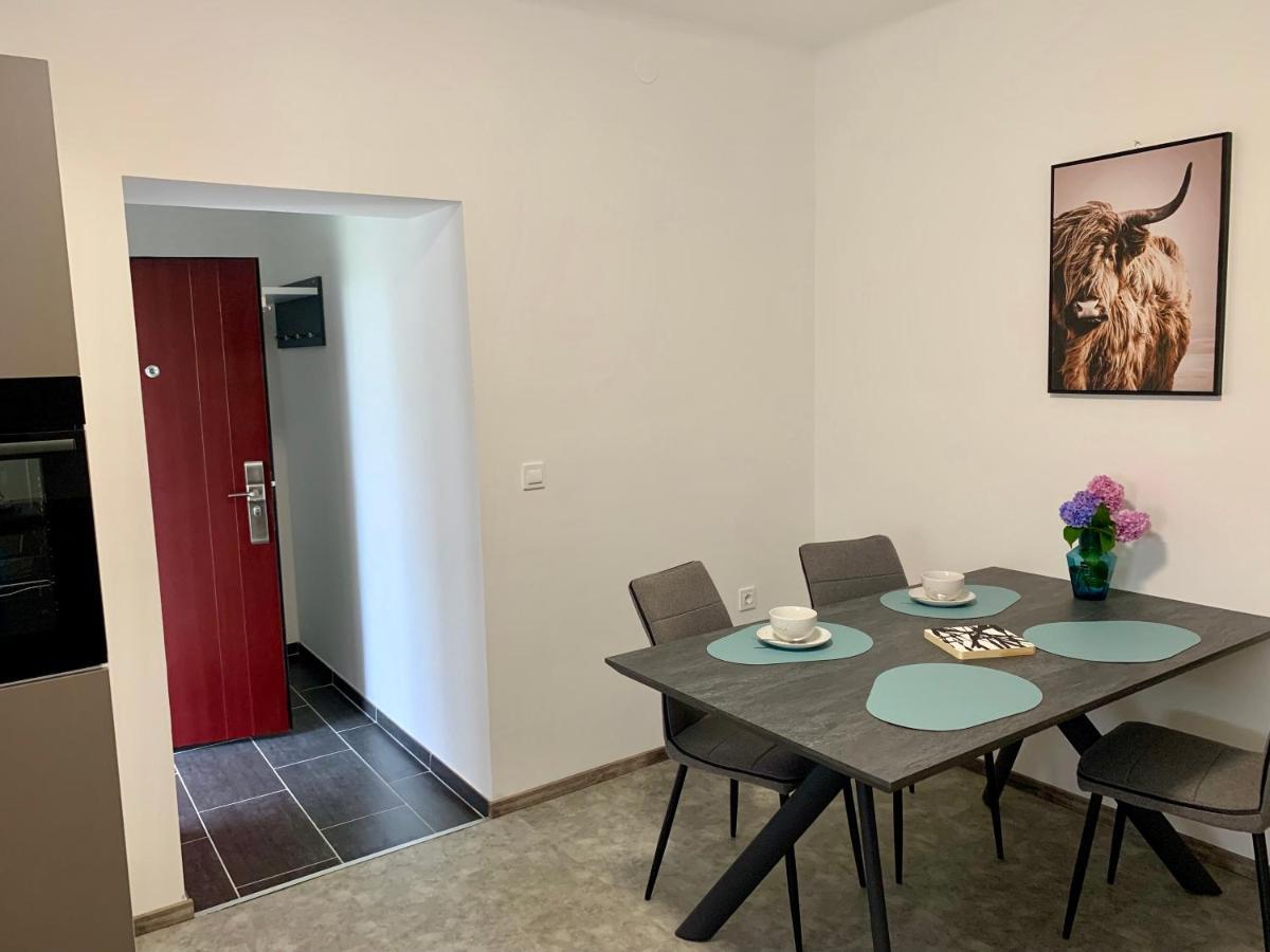Rooms Optim Ptuj Exteriör bild