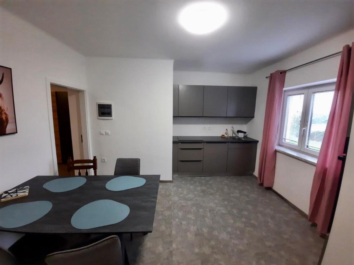 Rooms Optim Ptuj Exteriör bild