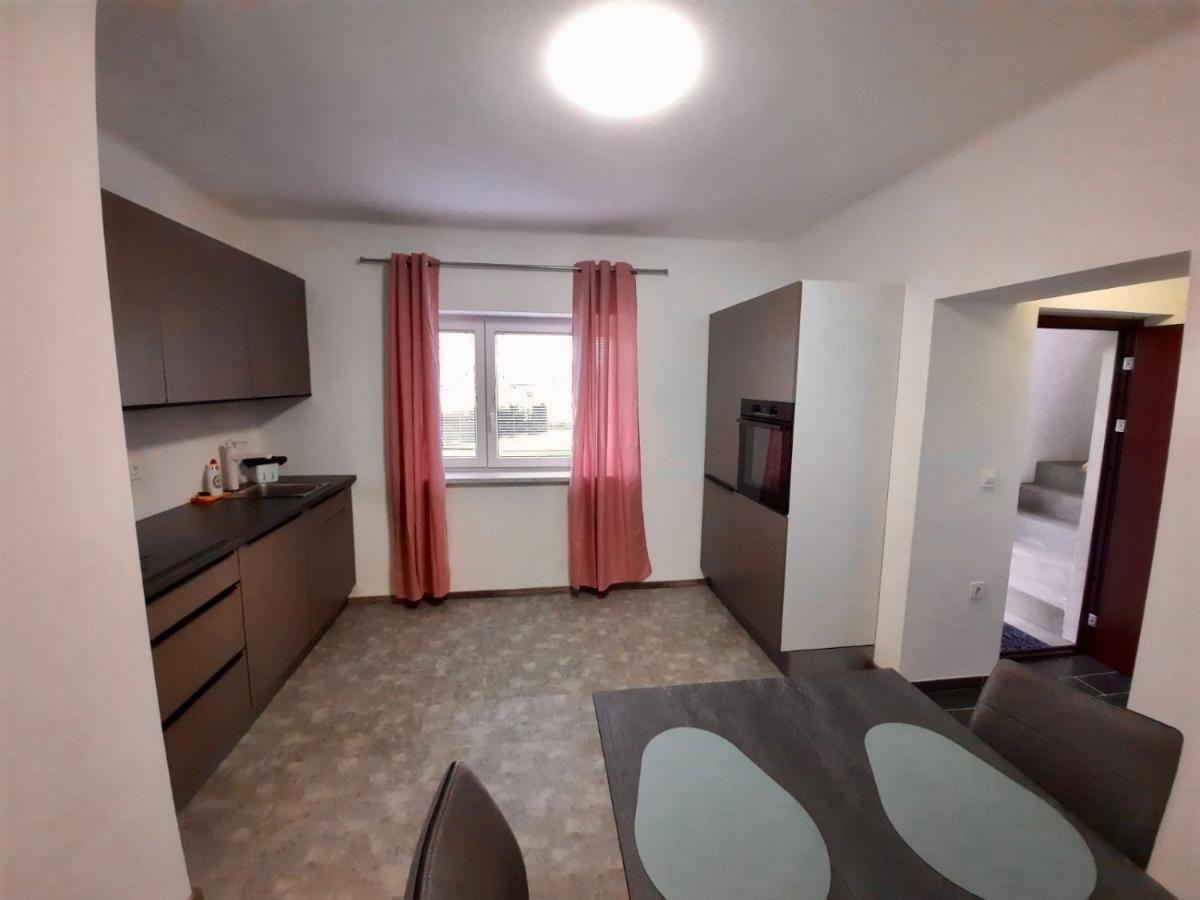 Rooms Optim Ptuj Exteriör bild